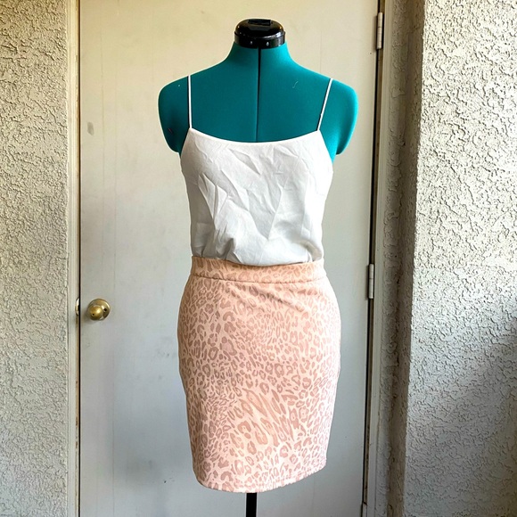 Leopard print! 🩷 Mini Skirt - Picture 1 of 4